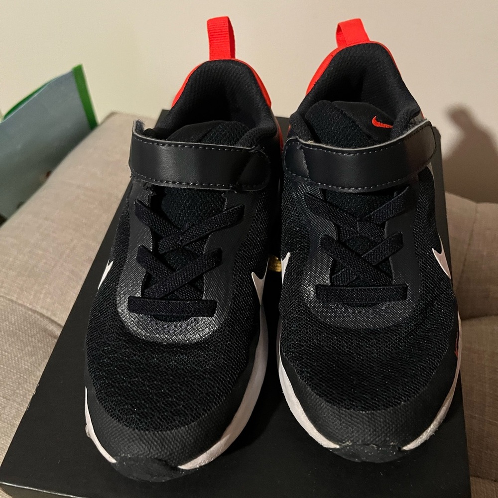 Nike Kids Black and Red Sneakers